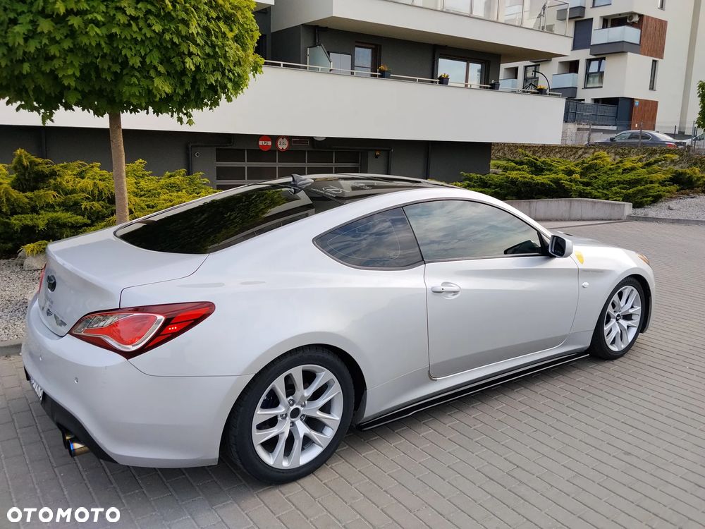 Hyundai Genesis Coupe 2.0 TCI Premium - 6