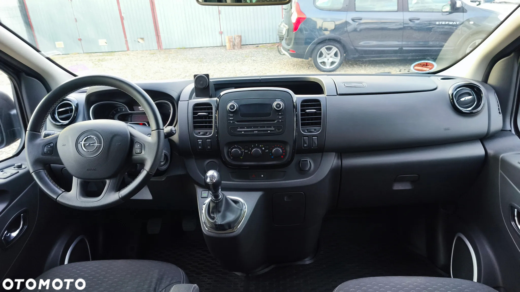 Opel Vivaro - 22