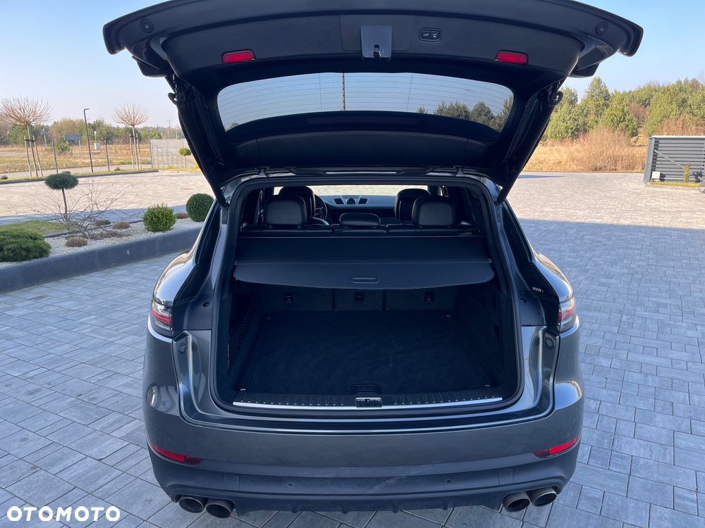 Porsche Cayenne S - 18