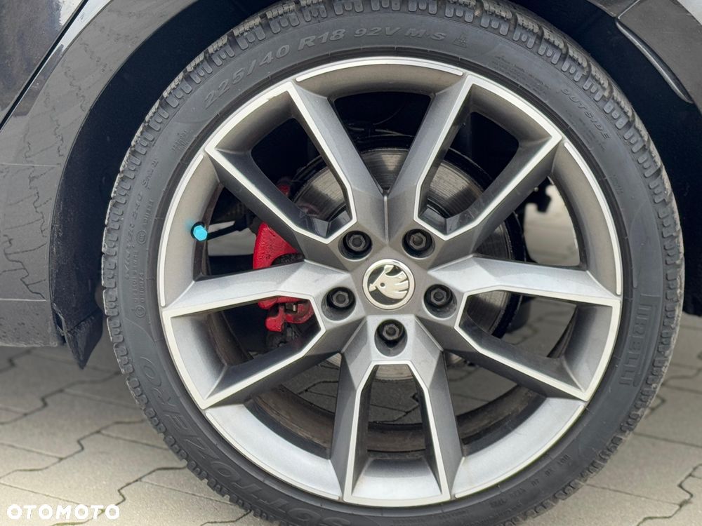 Skoda Octavia 2.0 TDI (Green tec) DSG RS - 6