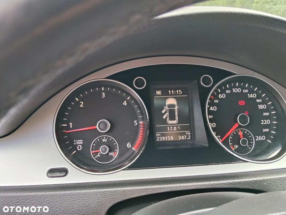 Volkswagen Passat 2.0 TDI DPF Comfortline - 12