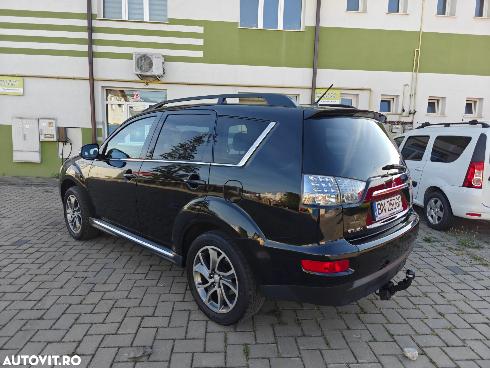 Mitsubishi Outlander 2.2 DI-D 4WD Instyle - 4