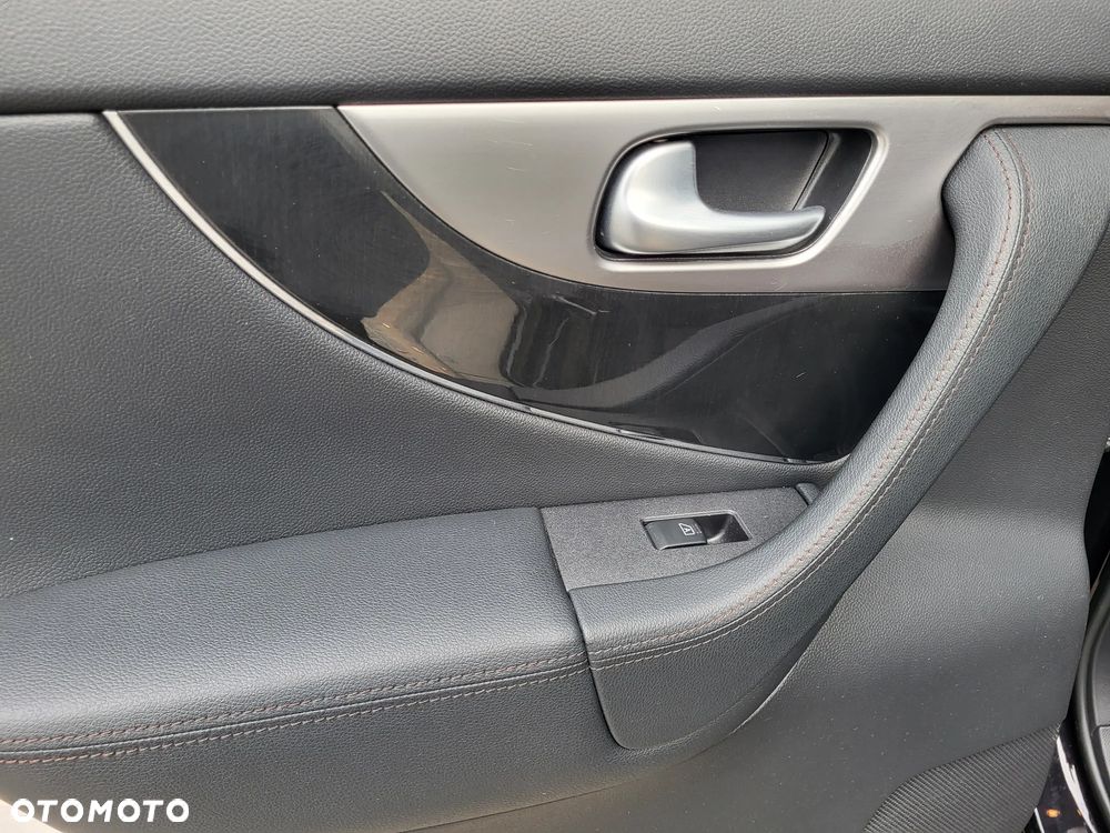 Infiniti Q70 3.0d S Premium - 26