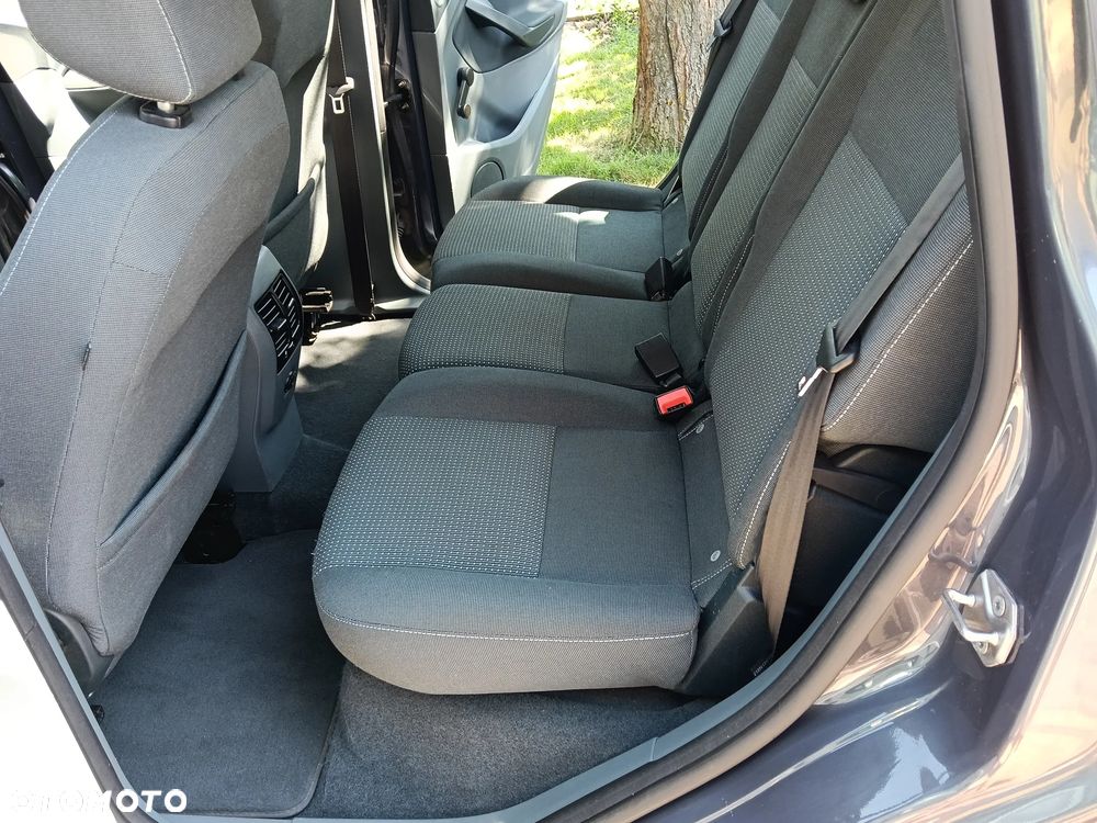 Ford C-MAX 1.6 Ti-VCT SYNC Edition - 16
