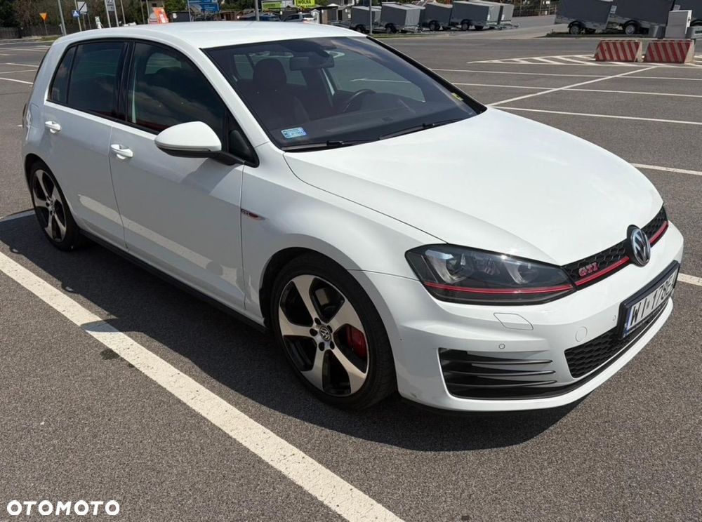 Volkswagen Golf - 3