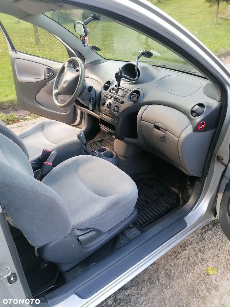 Toyota Yaris 1.0 Luna - 13