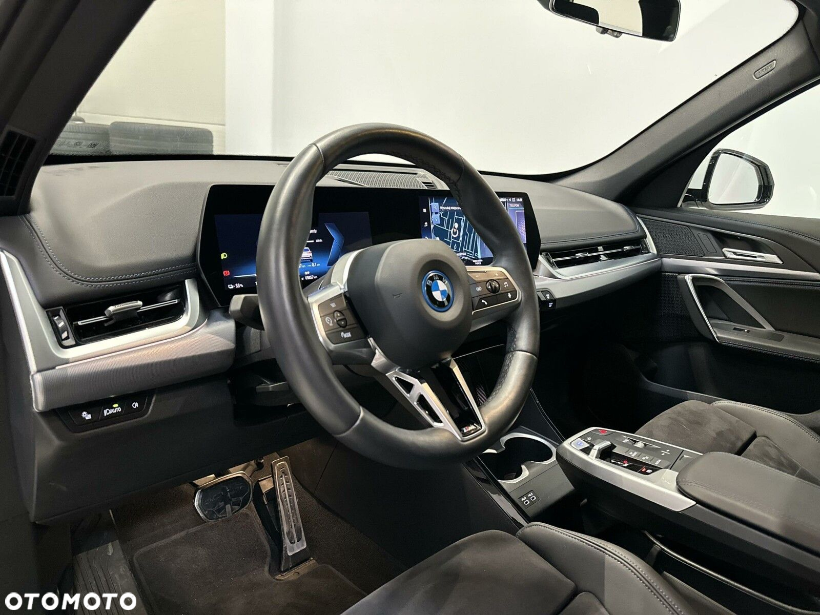 BMW iX1 - 11
