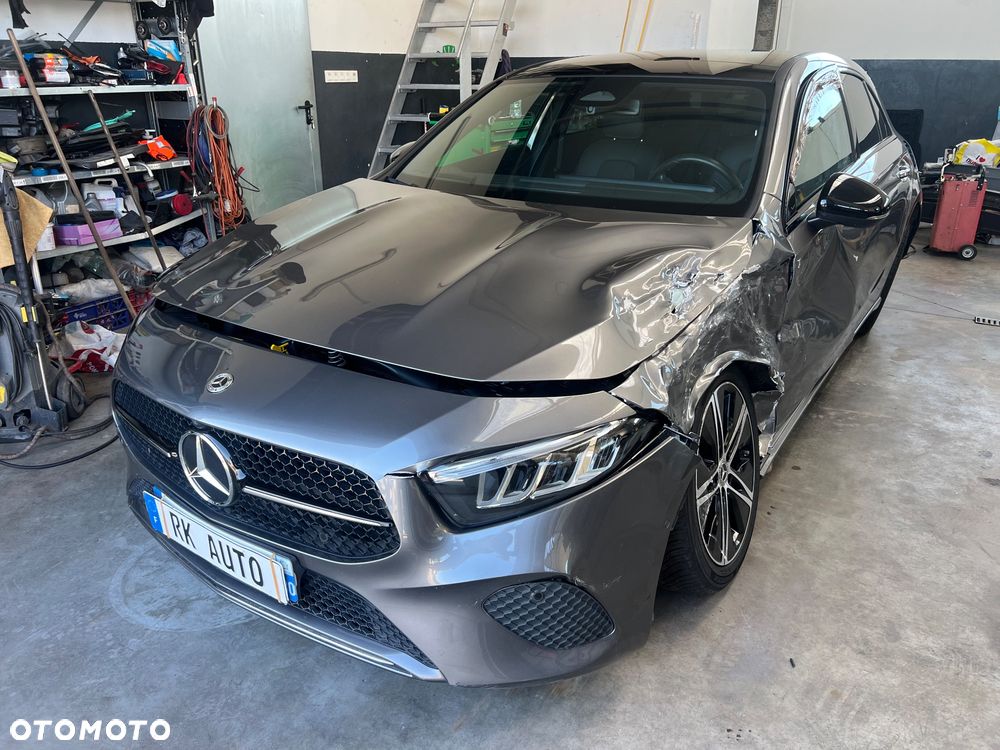 Mercedes-Benz Klasa A 200 d 8G-DCT Special Edition - 3