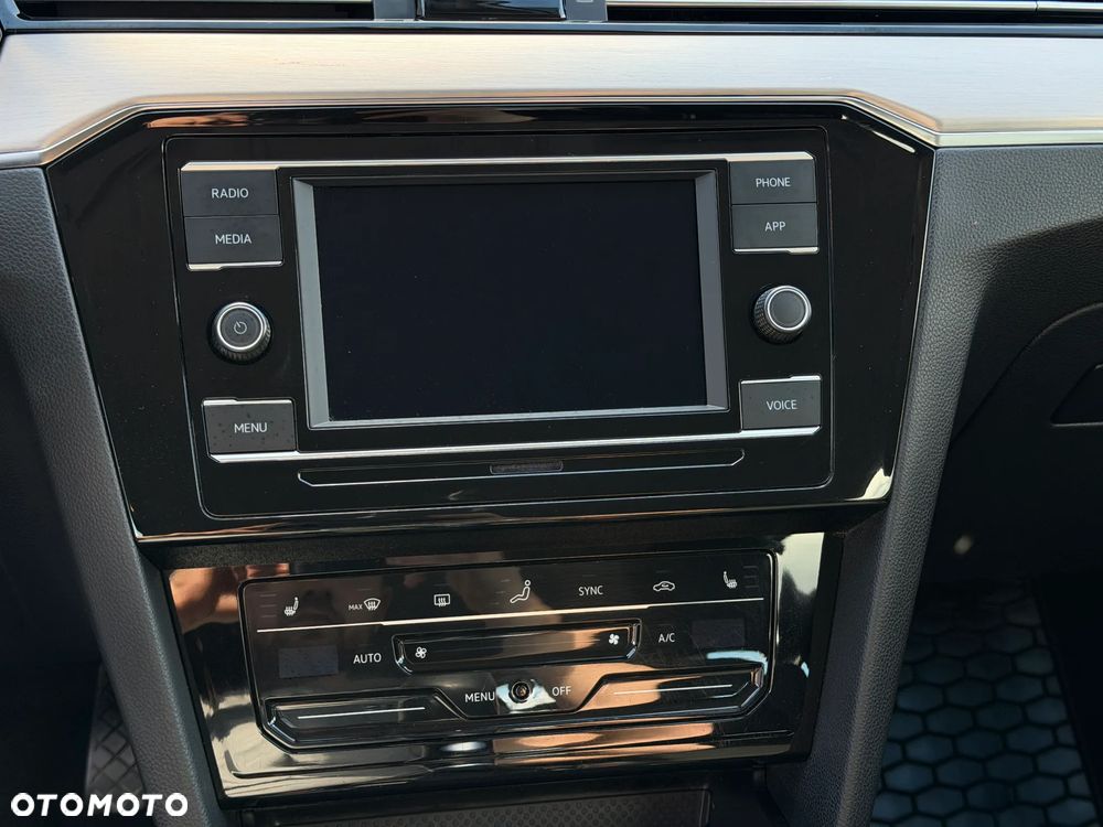 Volkswagen Passat 2.0 TDI EVO Elegance - 16