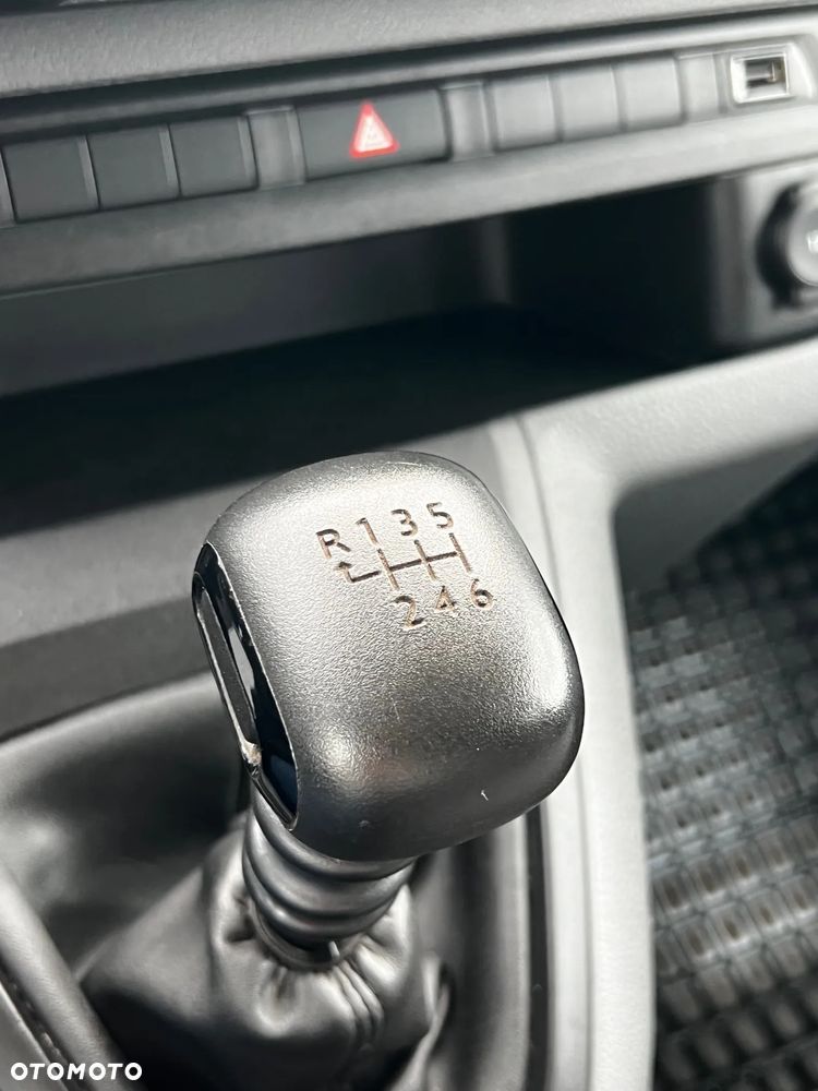 Opel Vivaro Kombi Long 3,1t Enjoy - 22