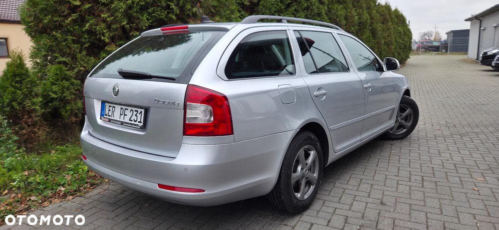 Skoda Octavia 1.6 TDI DPF Ambiente - 14