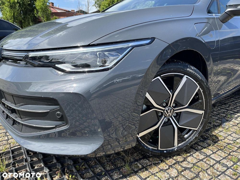 Volkswagen Golf - 10