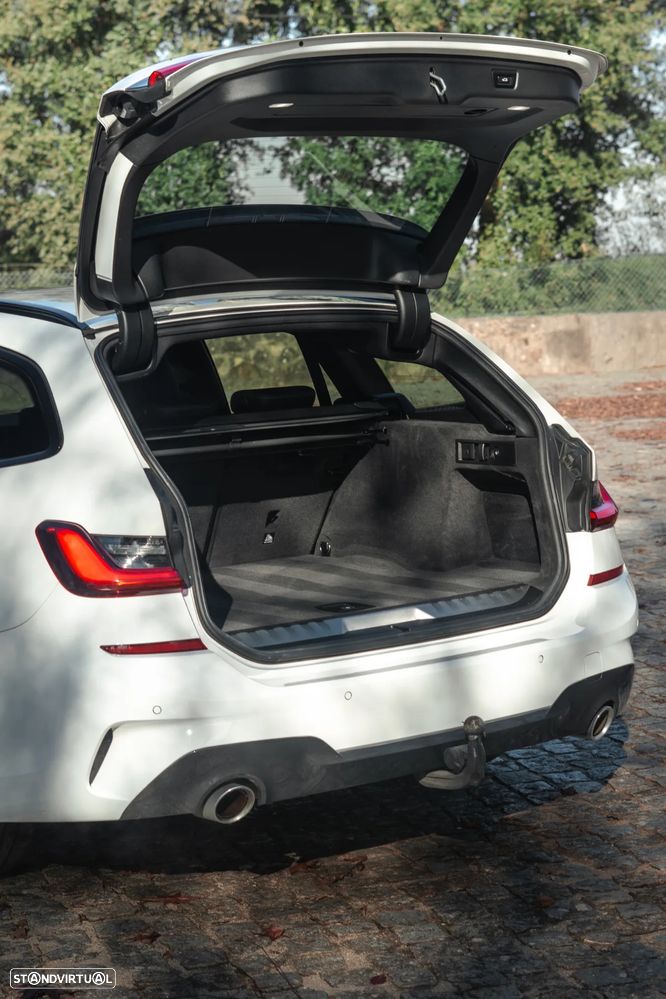 BMW 330 e Aut. M Sport - 24