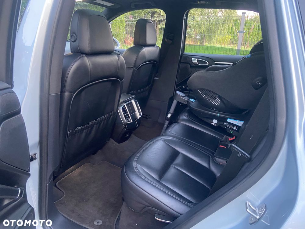 Porsche Cayenne - 16