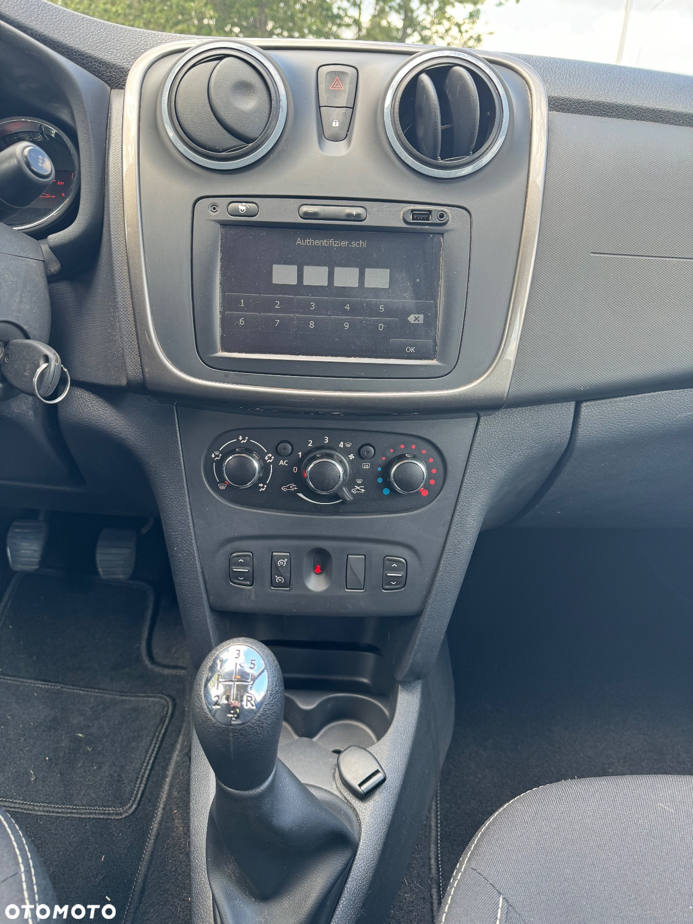 Dacia Sandero TCe 90 Celebration - 8