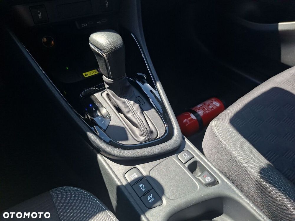 Toyota Yaris Hybrid 1.5 Style - 27