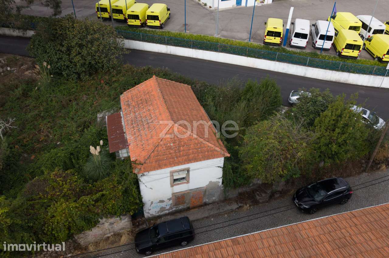 Moradia para reabilitar com terreno - Rechousa - Grande imagem: 5/15