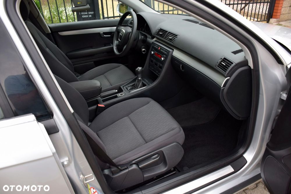 Audi A4 Limousine - 13