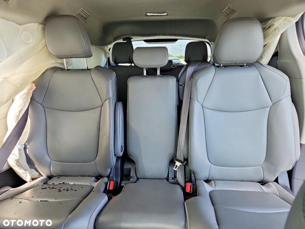 Toyota Sienna - 9