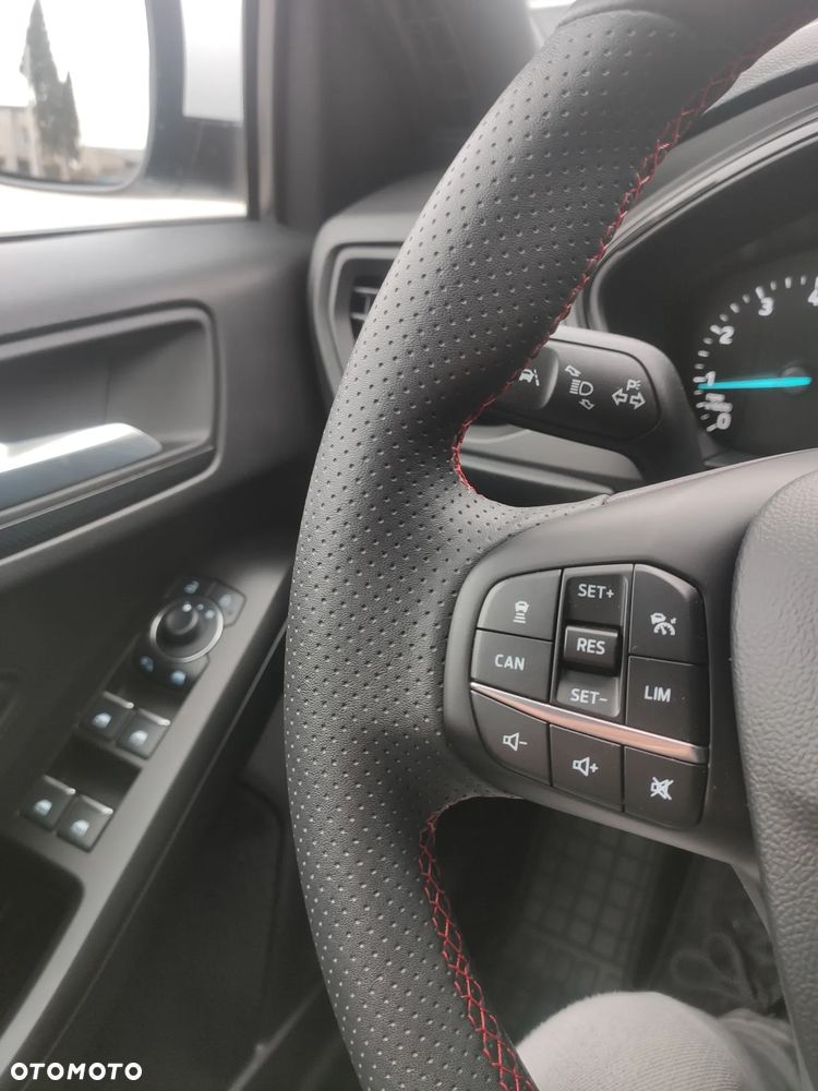 Ford Focus 1.0 EcoBoost Hybrid ST-LINE X - 23