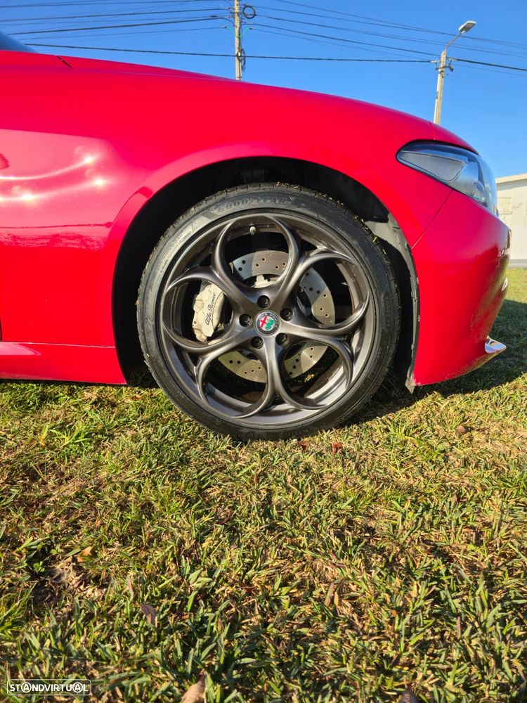Alfa Romeo Giulia - 5