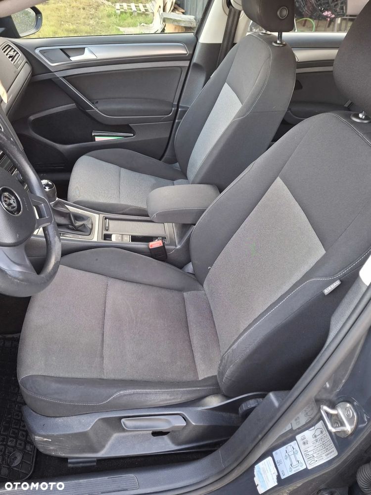 Volkswagen Golf - 10