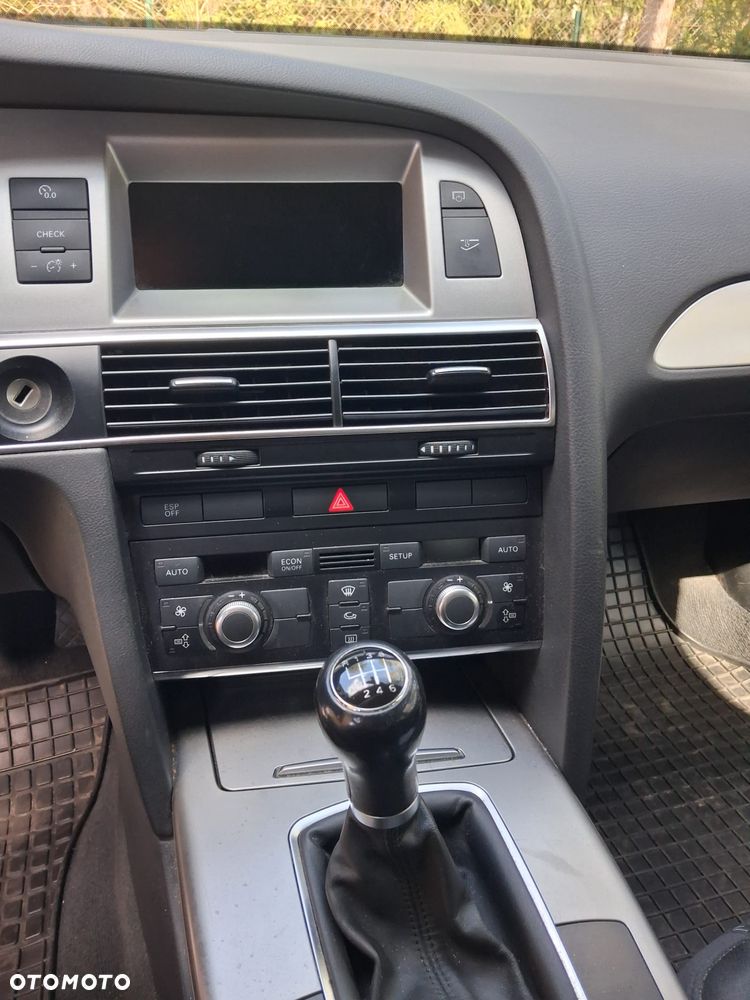 Audi A6 Avant 2.0 TDI - 15