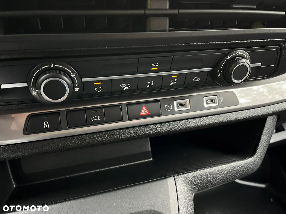 Opel VIVARO XL | 2.2 150 | AUTOMAT 8 BIEG. | DMC 2490 - 19