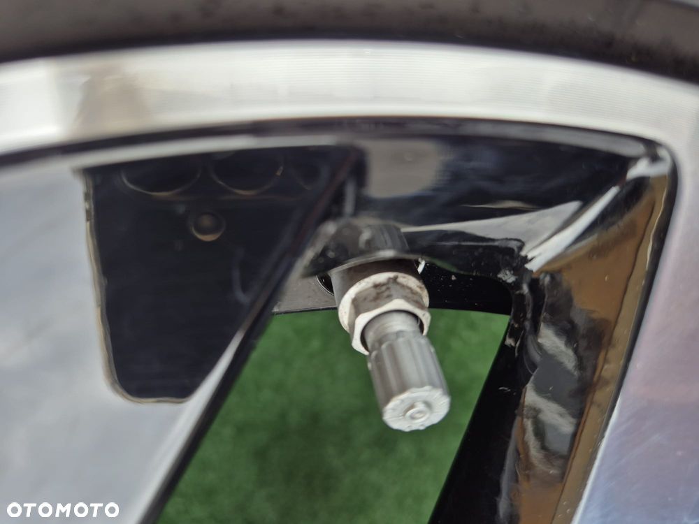 Volkswagen VW Audi Skoda Felgi z oponami KOŁA 215/60 R16 Goodyear ET43 - 17