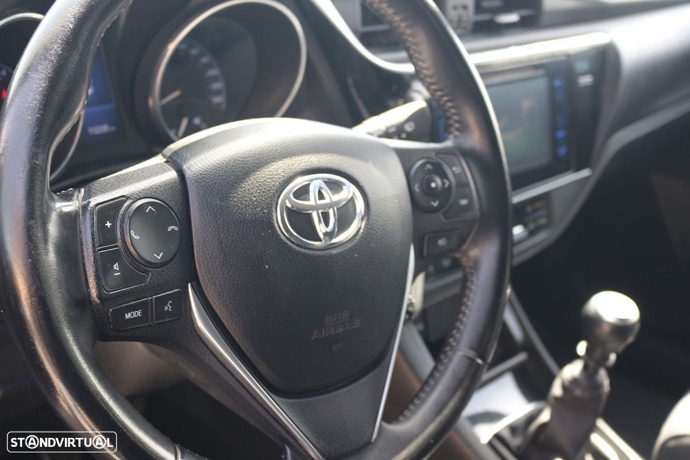 Toyota Auris Touring Sports 1.4 D-4D Comfort+Pack Sport - 25