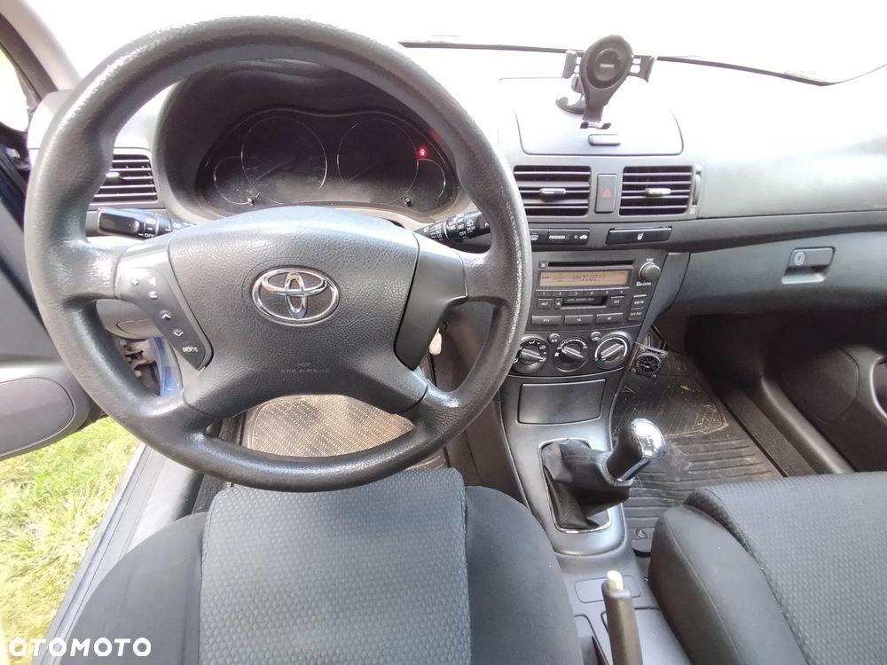 Toyota Avensis 2003 photo 5