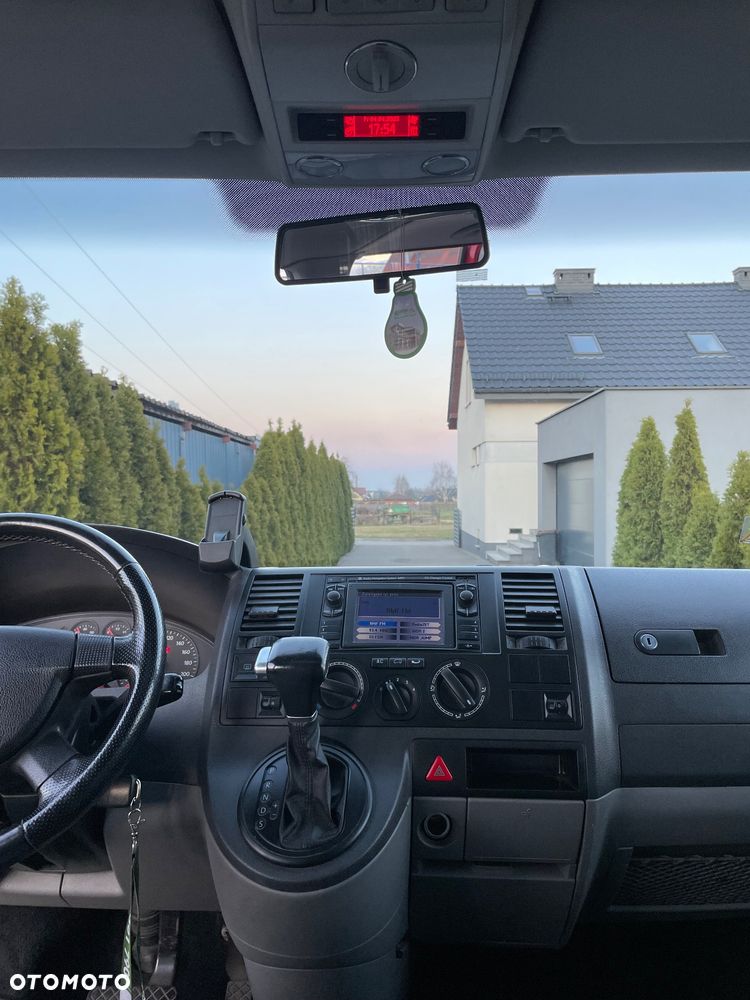 Volkswagen Caravelle - 18