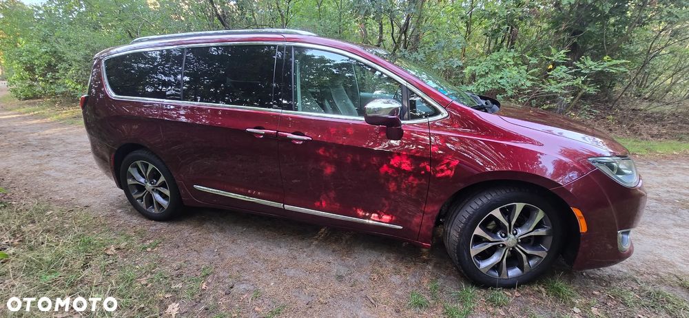 Chrysler Pacifica - 7