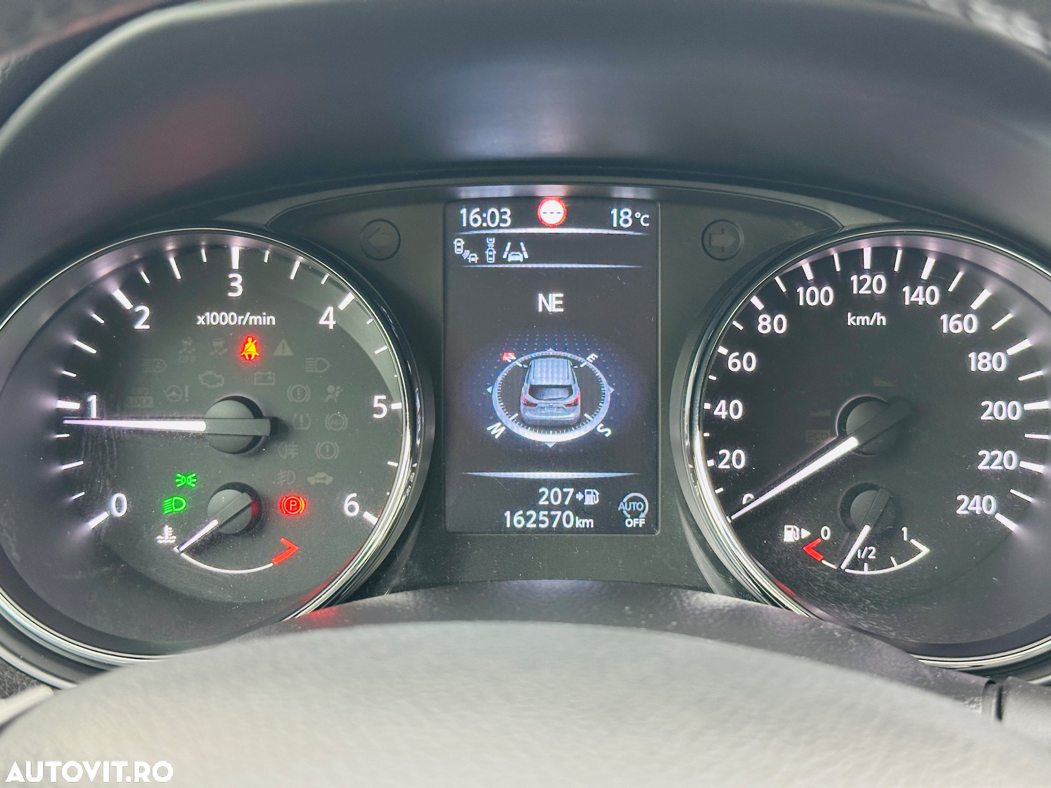 Nissan Qashqai 1.5 DCI Start/Stop Tekna - 23