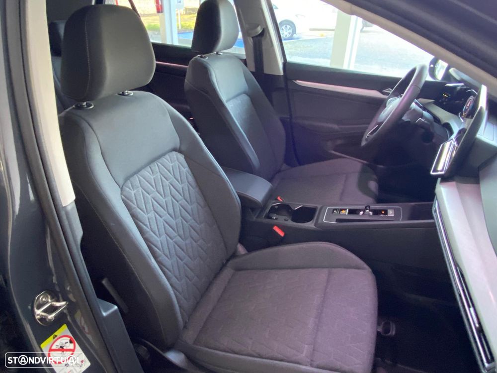 VW Golf 1.5 eTSI Urban DSG - 12