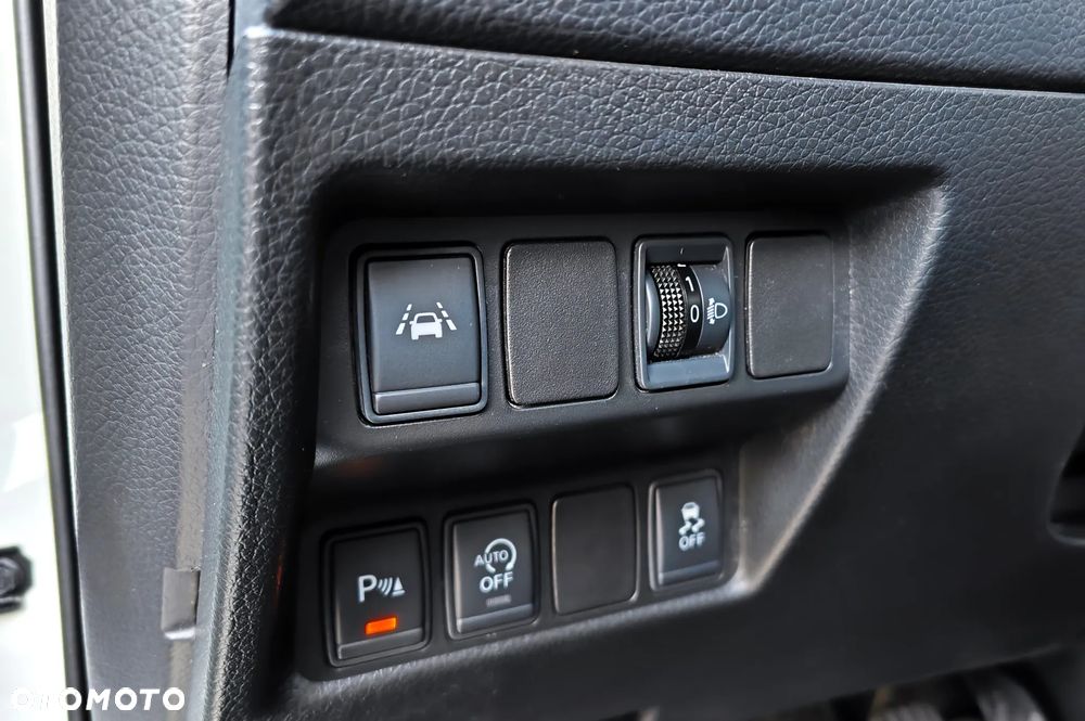 Nissan Qashqai 1.6 DIG-T N-Connecta - 35