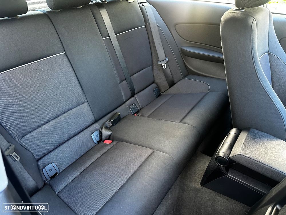 BMW 118 d DPF Edition Sport - 26