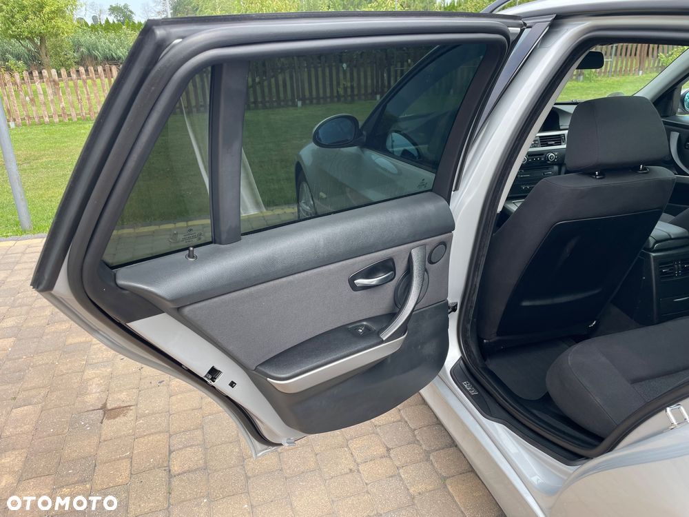 BMW Seria 3 - 25