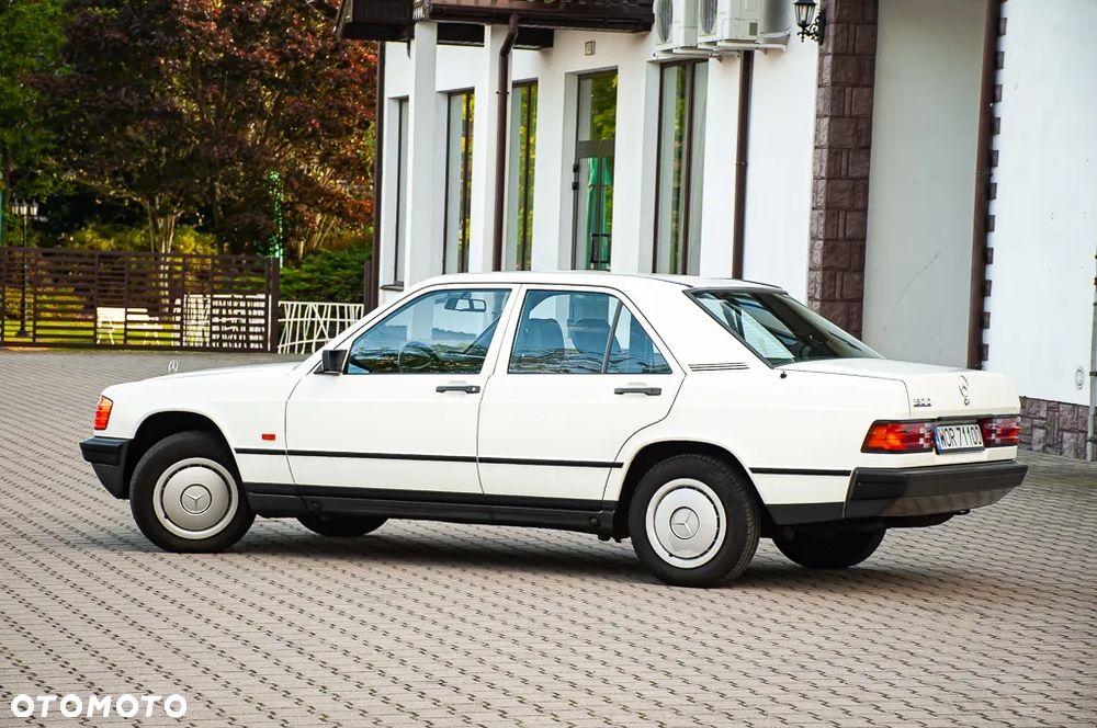 Mercedes-Benz W201 (190) - 17