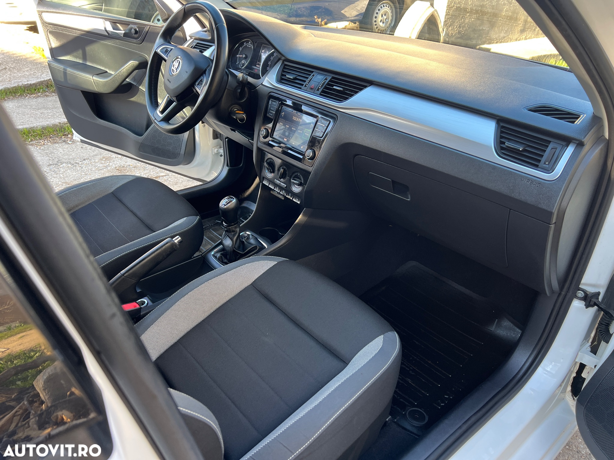 Skoda RAPID 1.0 TSI Style - 18