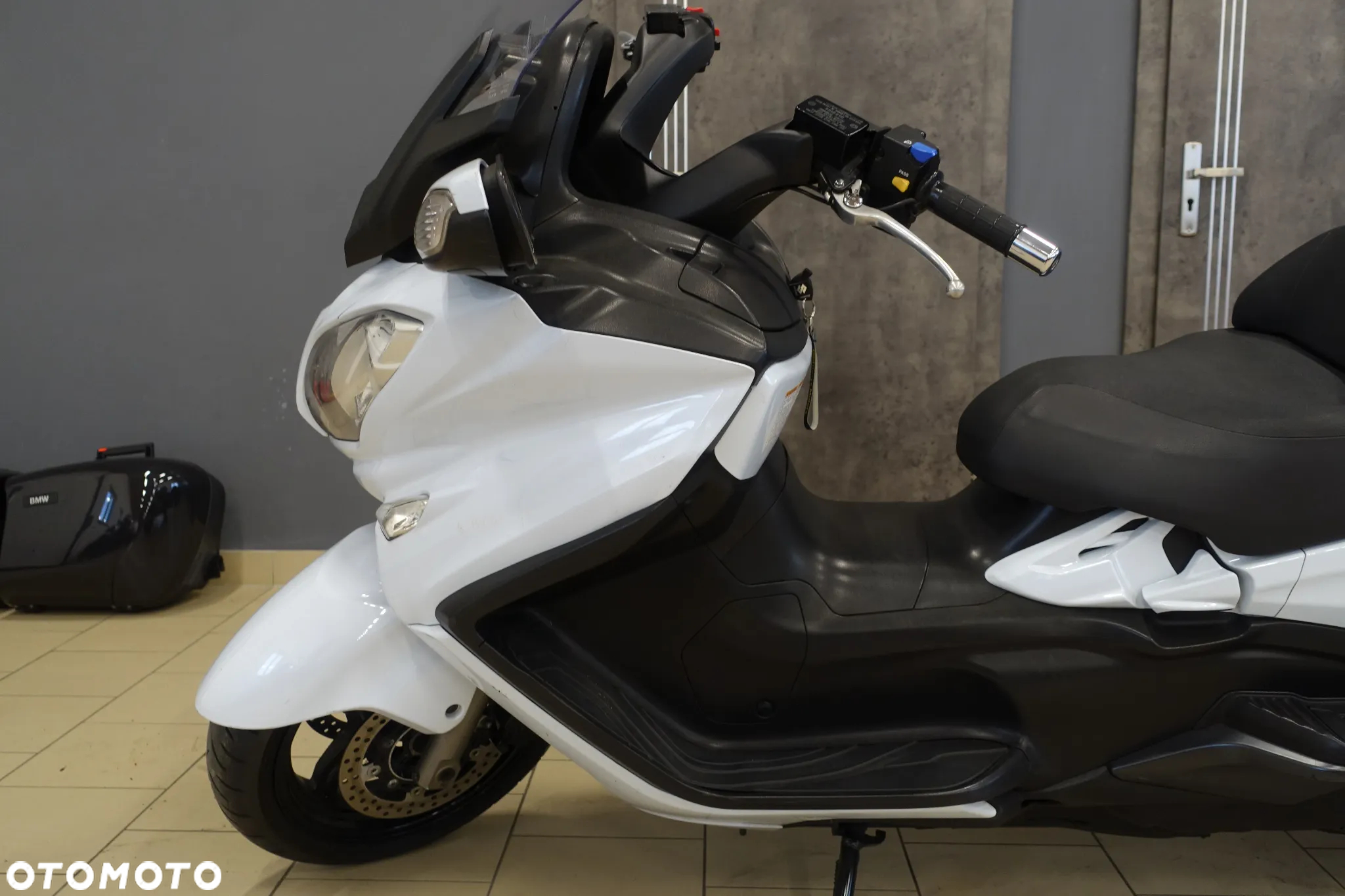 Suzuki Burgman - 9