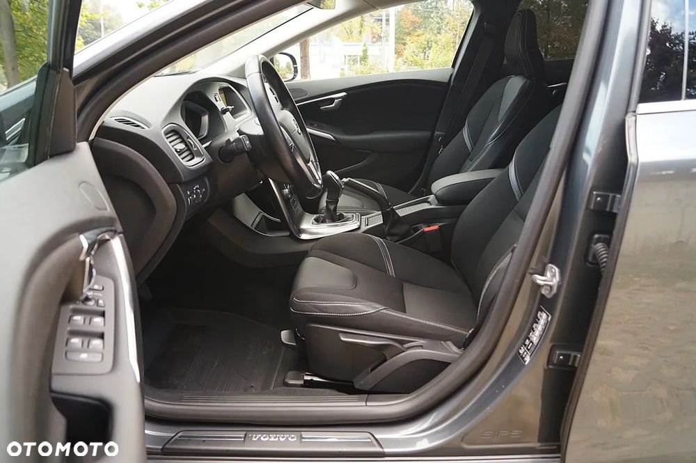 Volvo V40 D3 Summum - 18