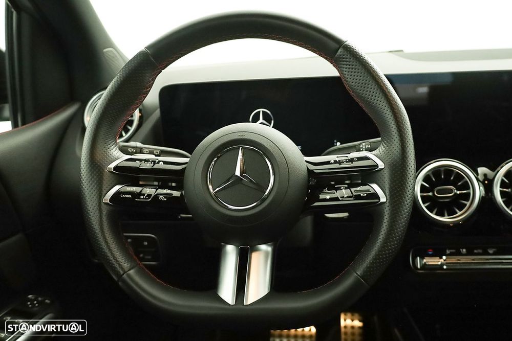 Mercedes-Benz B 250 e AMG Line — fotografia 15