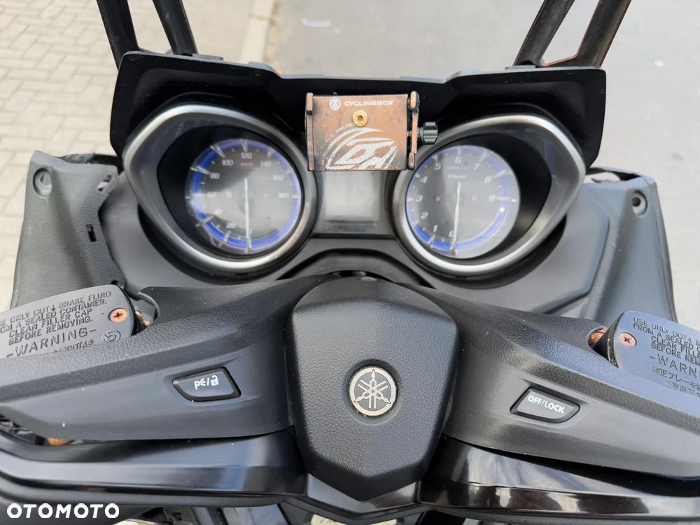 Yamaha Tmax - 10
