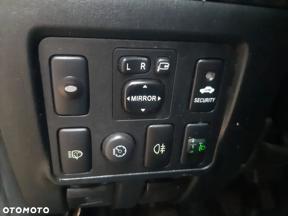 Toyota Hilux - 16