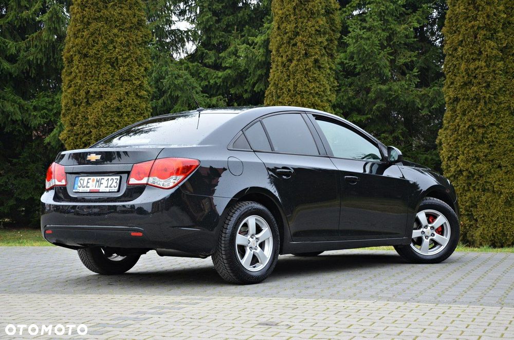 Chevrolet Cruze 1.6 LS - 23