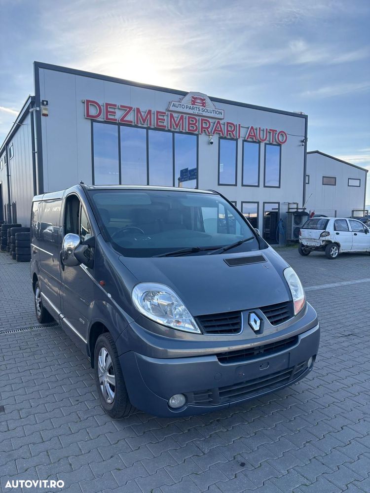 Dezmembram Renault Trafic 2.0 diesel din 2012 - 1