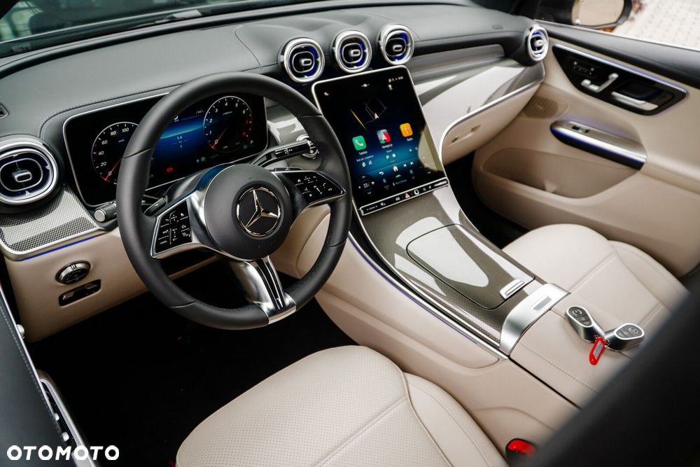 Mercedes-Benz GLC - 12