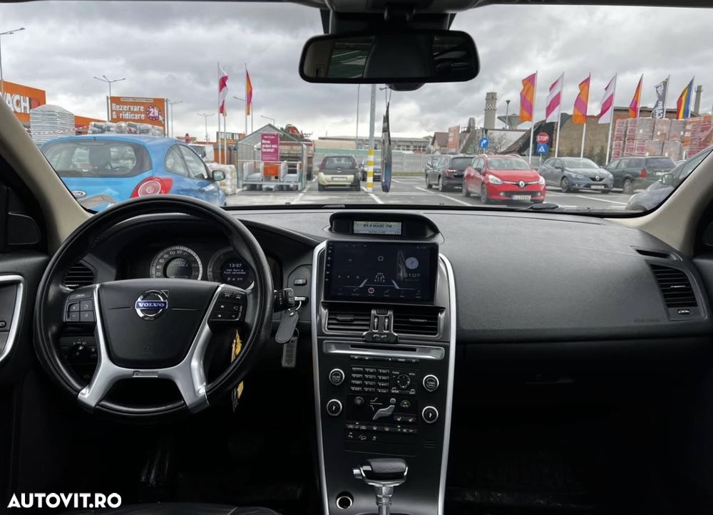 Volvo XC 60 D5 AWD A6 Basic - 4