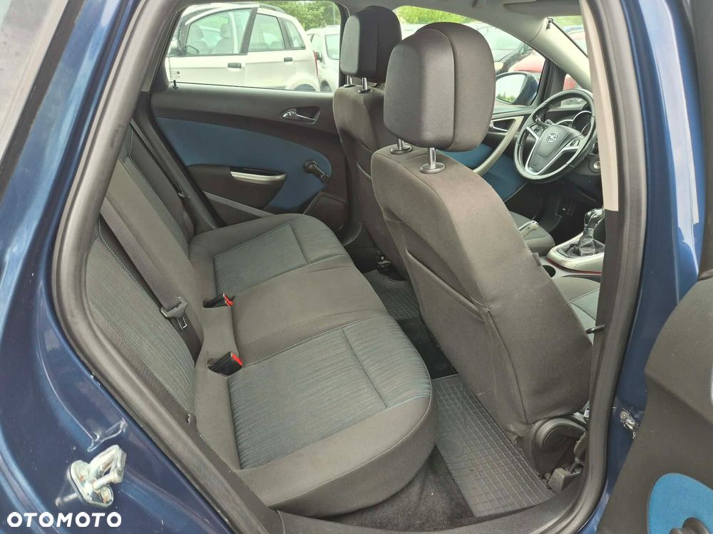 Opel Astra 1.6 Essentia - 10